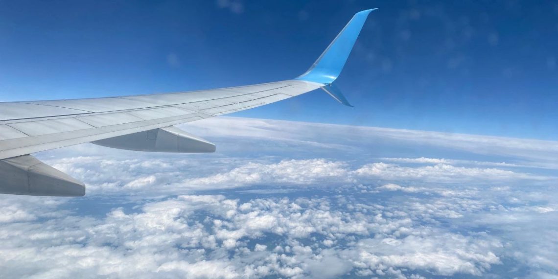 Самолет S7 Airlines, направлявшийся в Сочи, экстренно вернулся в Новосибирск