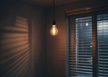 В Новороссийске из-за пожара на подстанции без света остались 11 тысяч жителей