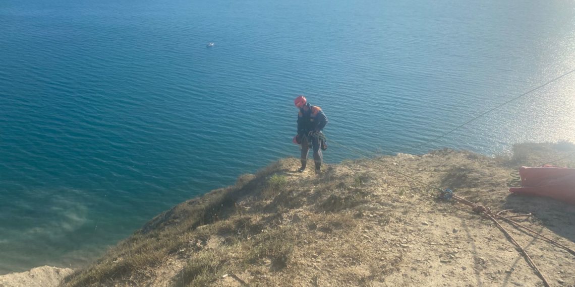 В Анапе спасли упавшего со скалы 26-летнего туриста