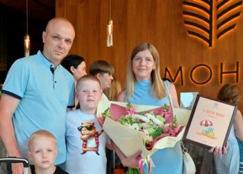 Прошунин: в Сочи встретили четырехмиллионного туриста