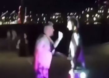 В Новороссийске мужчина разрубил топором гитару уличного музыканта