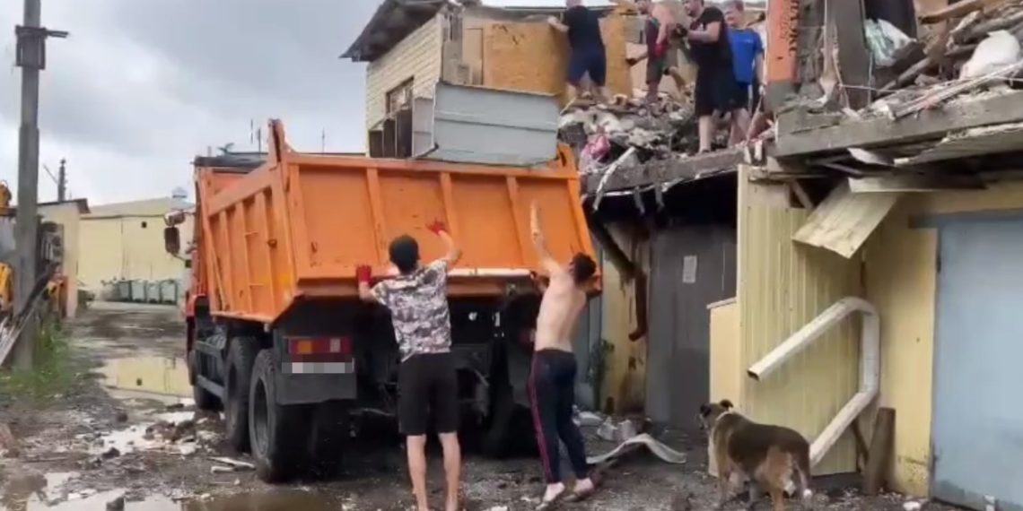 В Сеть выложили кадры последствий ночной атаки дронов на Адлерский район Сочи