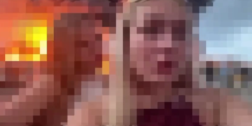 Полиция ищет девушек, снявших видео на фоне горящей нефтебазы в Сочи