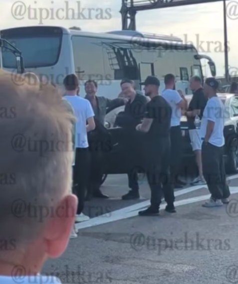 Шаман и Лепс устроили импровизированный концерт в пробке у Крымского моста