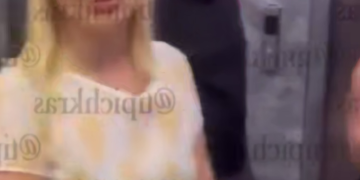 В Краснодаре жители ЖК вынуждены стоять в очереди к лифту, чтобы попасть домой