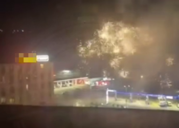 В Дагомысе ночной салют у АЗС вызвал споры среди местных жителей