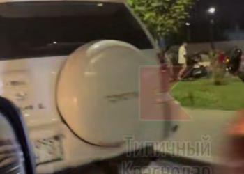 Жители Краснодара жалуются на хаотичную парковку у парка Галицкого