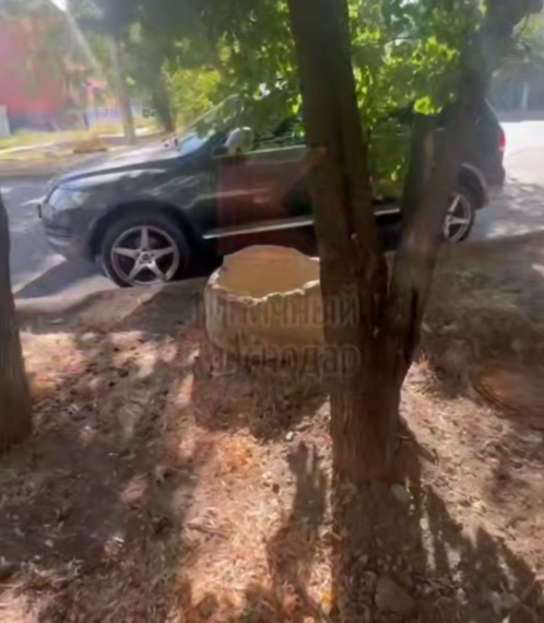 В Краснодаре установили крышку на колодец после падения ребёнка