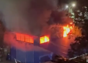 В Сочи жители поселка сообщают о трех взрывах и пожаре ночью 14 августа