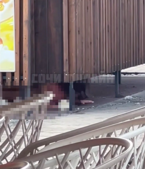 В Сочи парочка занялась сексом в пляжной раздевалке и попала на видео