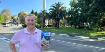 В Сочи вышла книга «Легенды Курортного проспекта» от известного журналиста Игоря Сизова