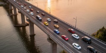 Движение по Яблоновскому мосту в Краснодаре восстановлено после перекрытия утром