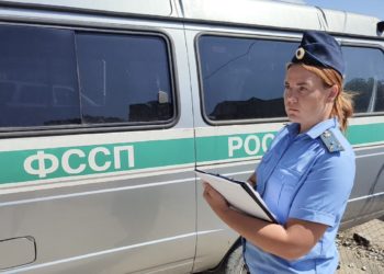 В Сочи судебные приставы обеспечили снос незаконных коттеджей в Адлере