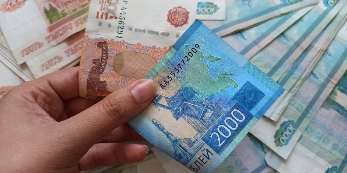 Жителям Сочи и края советуют иметь при себе наличные из-за перебоев с интернетом