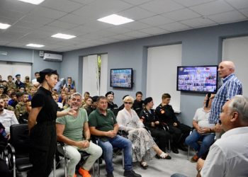 В Сочи юнармейцы встретились с легендами ВДВ в рамках Всероссийского проекта