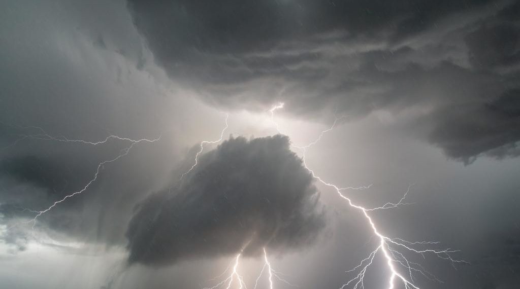 Синоптики бьют тревогу: в Краснодарском крае завтра ожидается разгул стихии