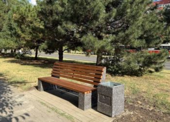 В Юбилейном микрорайоне Краснодара открыли новую уютную зону отдыха с лавочками