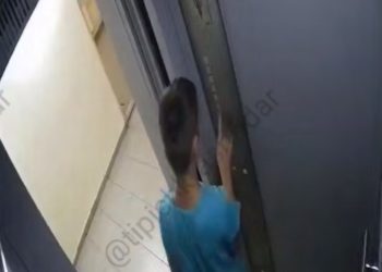 В Краснодаре дети сломали видеокамеры в лифтах