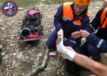 В Сочи мужчину с переломом ноги спасли на маршруте к Агурским водопадам