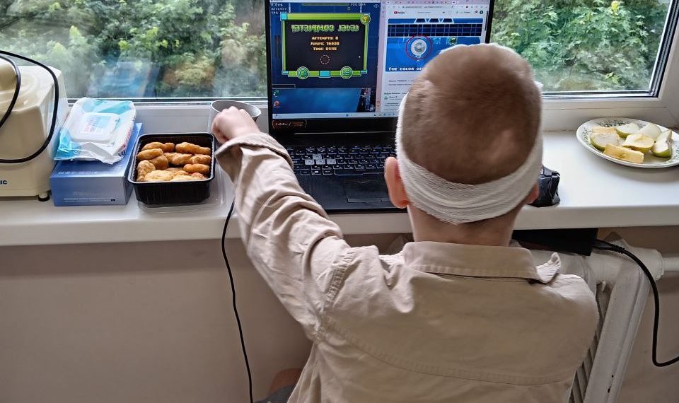 Мальчик, пострадавший от хаски в Сочи, исполнит свою мечту на Красной площади