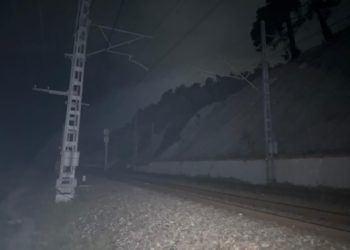 Молодой мужчина погиб под колесами поезда, следовавшего до аэропорта Сочи