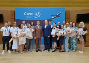 Мэр Сочи поздравил сотрудников аэропорта с Днём воздушного флота России