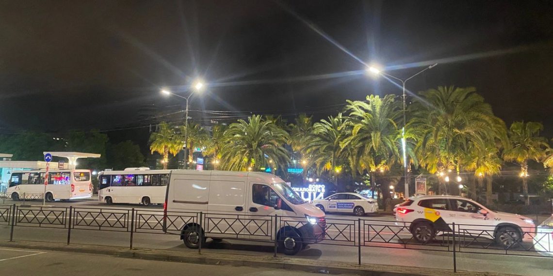 «Сижу в ванной»: более 20 взрывов насчитали очевидцы над Сочи ночью 3 августа