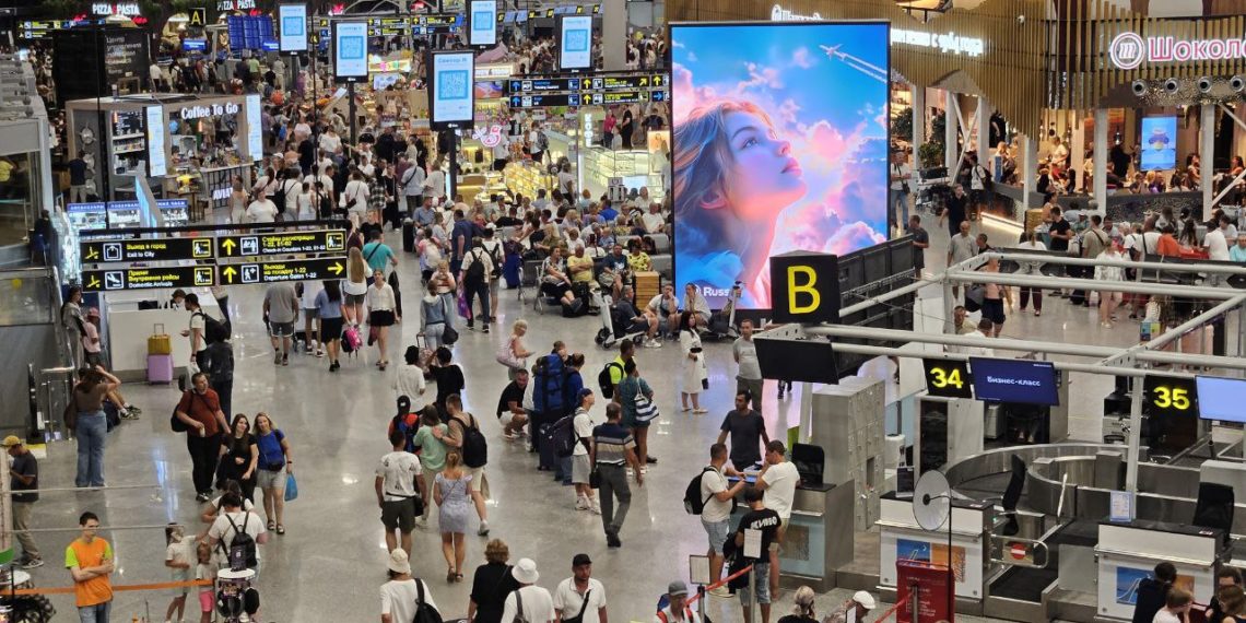 В аэропорту Сочи временно ограничили регистрацию и досмотр вечером 8 августа