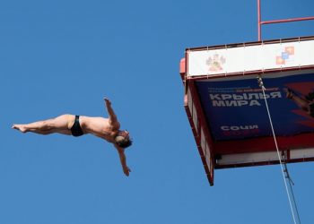 Первый в Сочи фестиваль по хай-дайвингу выиграл спортсмен из Мексики