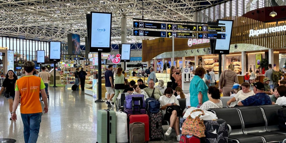 В аэропорту Сочи восстановлена работа топливных операторов после ограничений