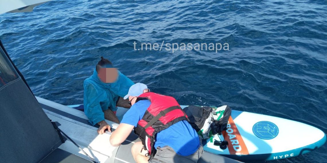 В Анапе спасли мужчину, дрейфовавшего на сапборде почти сутки