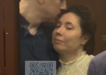 Суд опубликовал трогательные кадры объятий экс-мэра Сочи и его жены