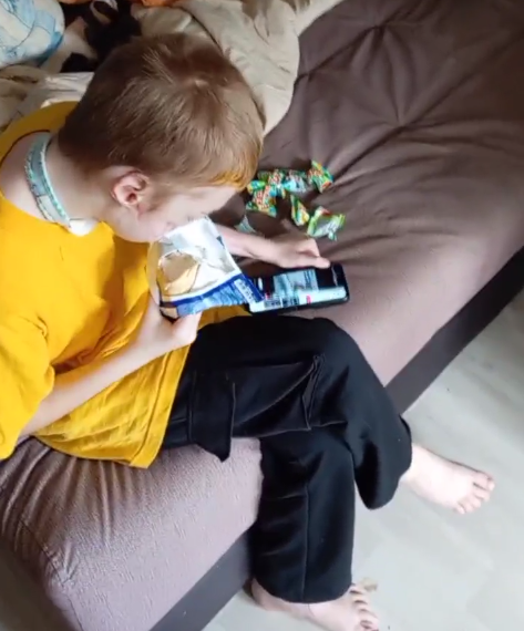 В Сочи семья Вали Королева оформляет ему инвалидность после нападения собак