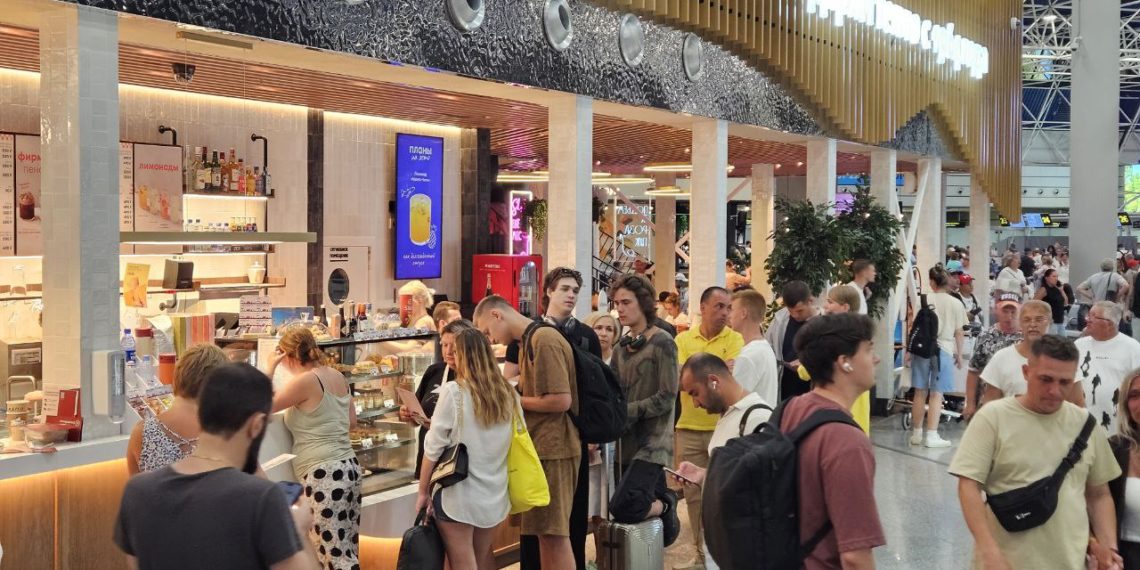 В аэропорту Сочи только что сняты ограничения на прием и вылет рейсов