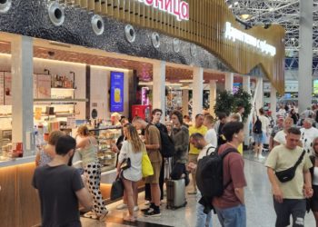 В аэропорту Сочи только что сняты ограничения на прием и вылет рейсов