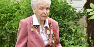 Ветеран ВОВ из Сочи Анна Бурдина празднует 101-й день рождения