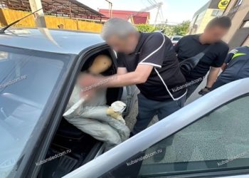 Житель Кубани перепутал женщину со знакомой и попытался ее зарезать