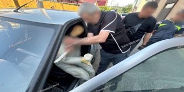 Житель Кубани перепутал женщину со знакомой и попытался ее зарезать