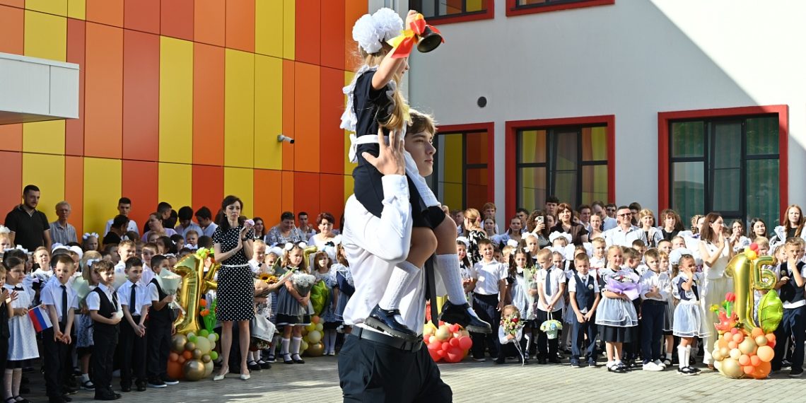 Прошунин: в школы Сочи пошли 78 тысяч учеников 1 сентября