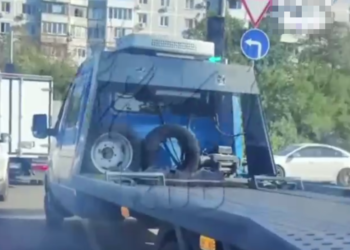 «В Сочи это норма»: жители возмущены безнаказанностью хамов на эвакуаторах