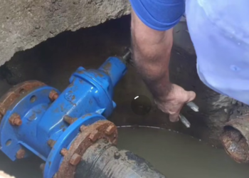 Жители нескольких улиц и СНТ в Сочи остались без воды до вечера из-за аварий