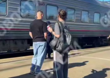 Пассажиров поезда «Петербург — Адлер» экстренно эвакуировали