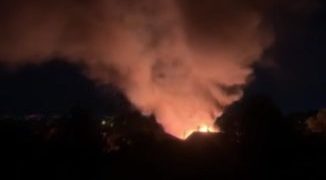 Грандиозный пожар с фейерверком произошел ночью в Краснодаре