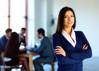 Учительница английского из Краснодара в 60 лет покоряет подиумы и школы