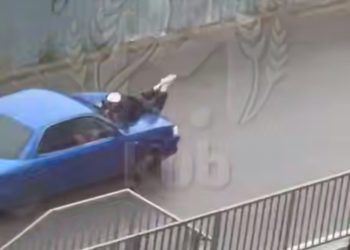 Краснодарец катался на капоте авто своей возлюбленной