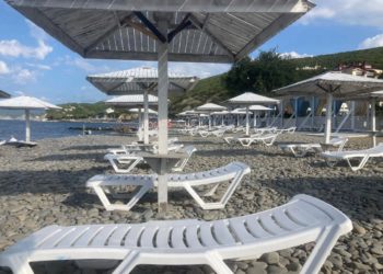 В Сочи назвали точную дату закрытия купального сезона