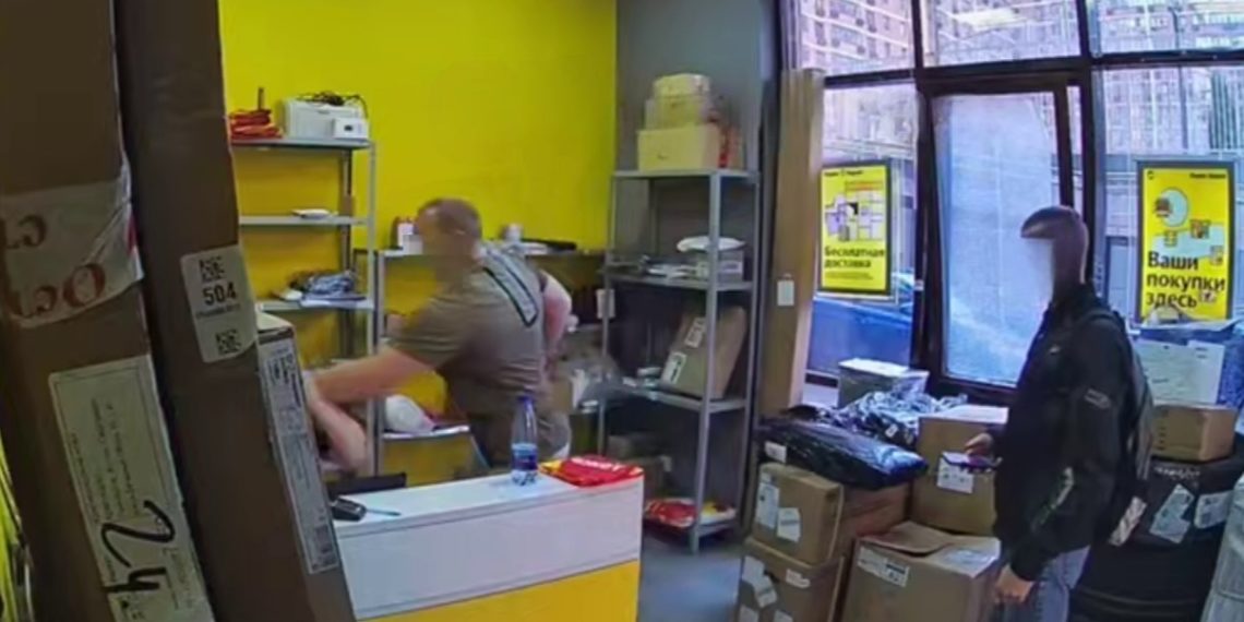 В Краснодаре покупатель жестоко избил сотрудницу ПВЗ