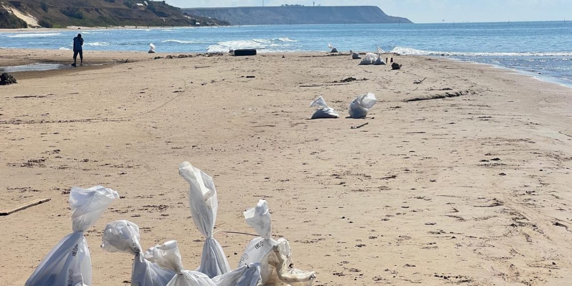 На Кубани собрали 179,6 тысячи тонн загрязненного песка, грунта и гальки