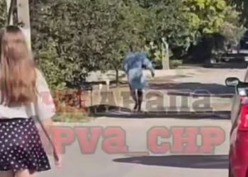 Под Анапой разгуливал босоногий мужчина в больничном халате