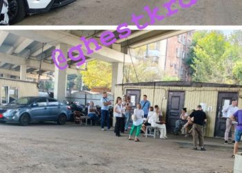 В Красноармейском районе обломки сбитых дронов повредили дома и машины жителей